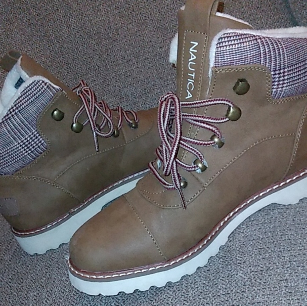 NAUTICA ANZA BROWN HIKING BOOTS SIZE 7.5